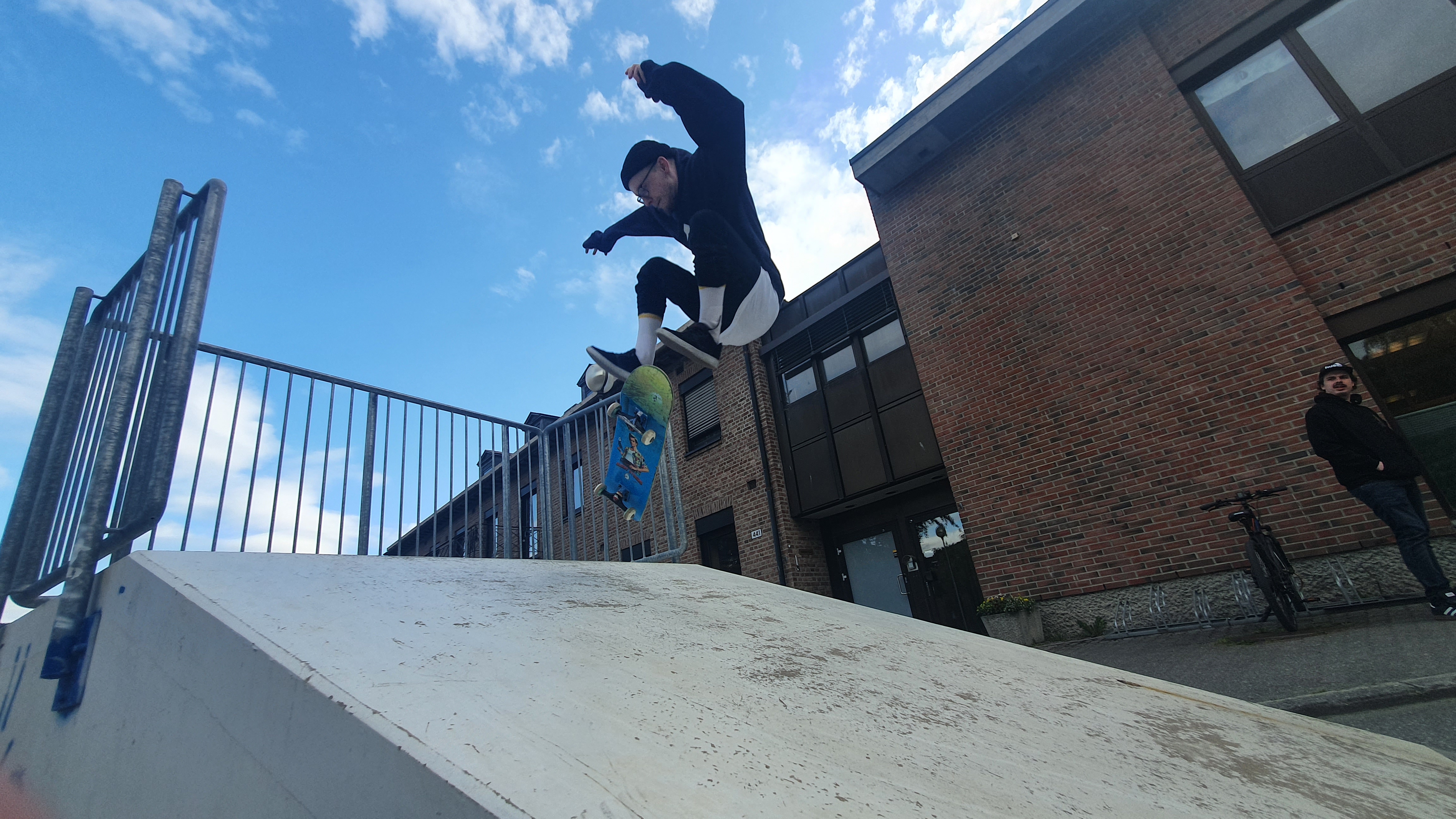 Charlie Johansen - Pop shove-it